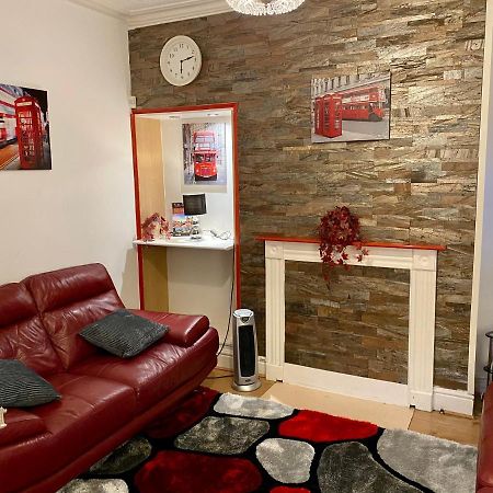 Surescape House Villa Liverpool Bagian luar foto