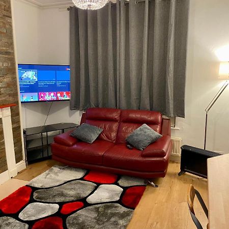 Surescape House Villa Liverpool Bagian luar foto