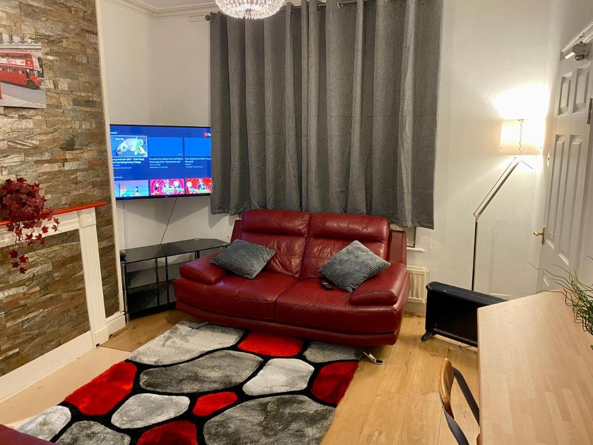 Surescape House Villa Liverpool Bagian luar foto