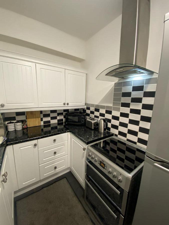 Surescape House Villa Liverpool Bagian luar foto