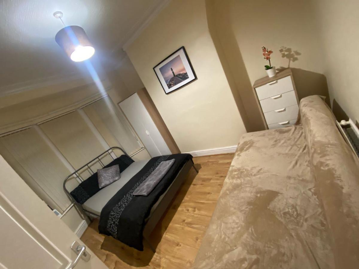 Surescape House Villa Liverpool Bagian luar foto