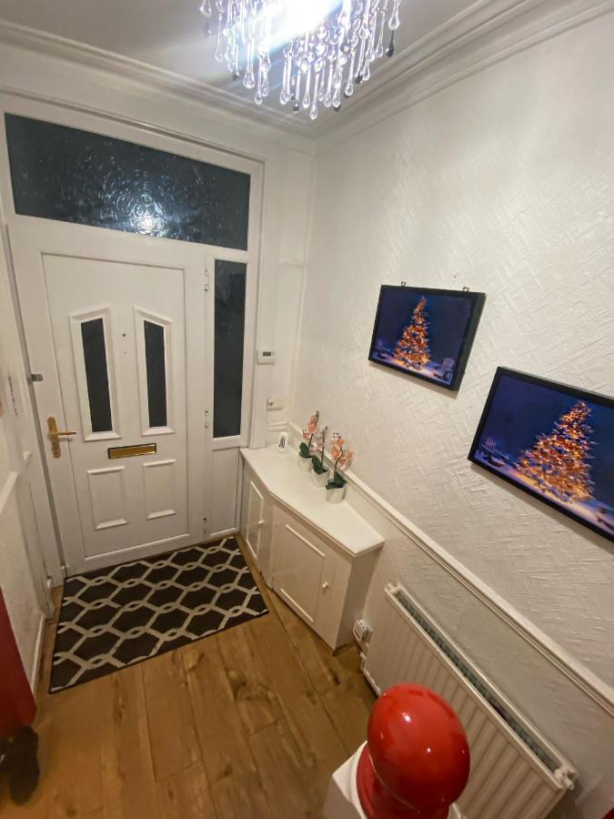 Surescape House Villa Liverpool Bagian luar foto