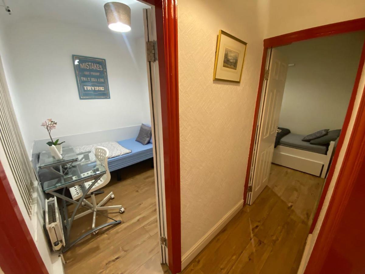 Surescape House Villa Liverpool Bagian luar foto