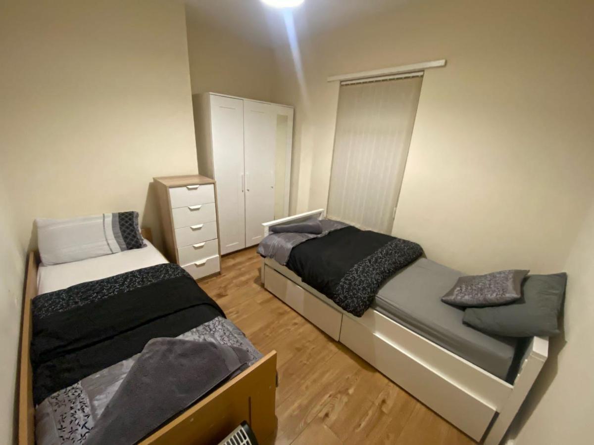 Surescape House Villa Liverpool Bagian luar foto